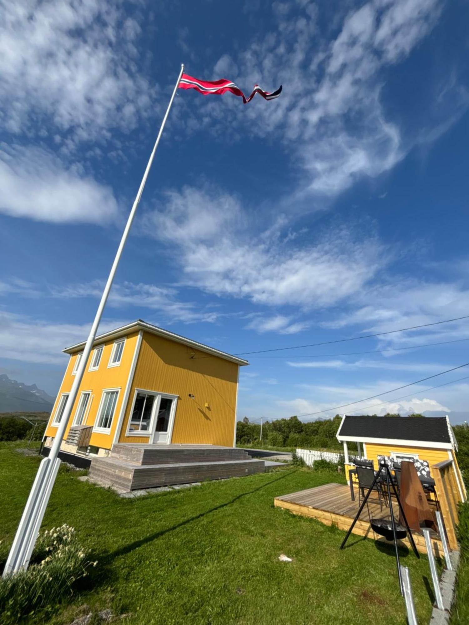 Pederstua, A Classic Fisherman'S Farm House In The Middle Of Lofoten Storeidet Buitenkant foto